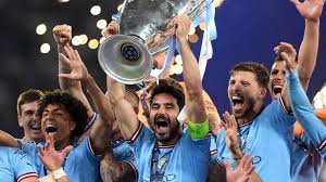 麦肯尼选人阵容：小罗、布冯、梅西、C罗、卡卡；自己当教练.